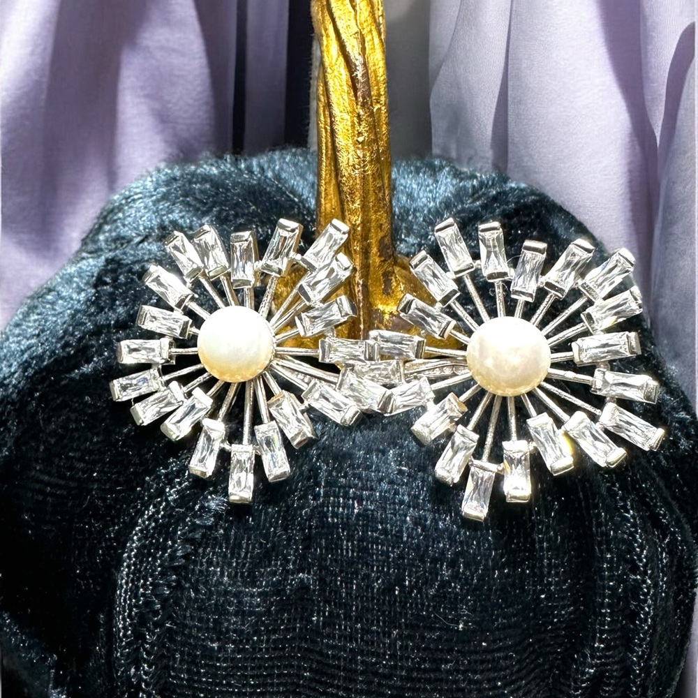 Gorgeous Sterling Silver AAA CZ & Pearl Pierced Clasp Back
